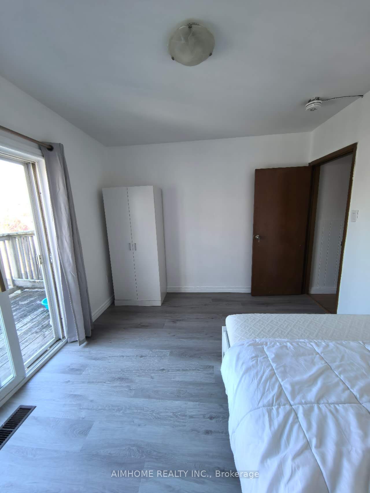 2nd Flr Rm-137A Markham Street, Toronto, ON, M6J 2G4