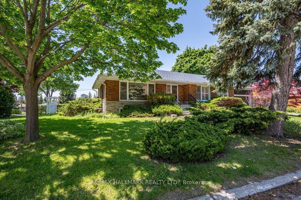 33 Tinder Crescent, Toronto, ON, M4A 1L2 photo 3