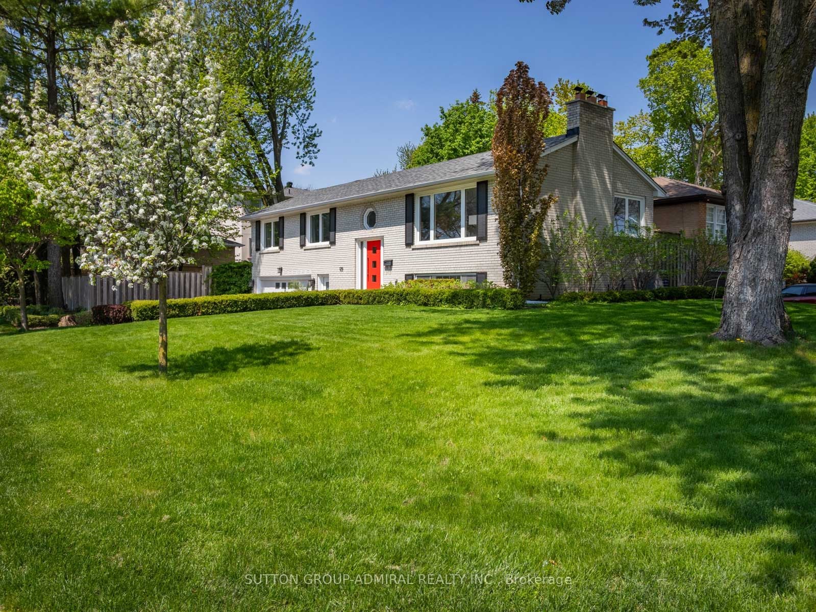 125 Laverock Avenue, Richmond Hill, ON, L4C 4J8 photo 2