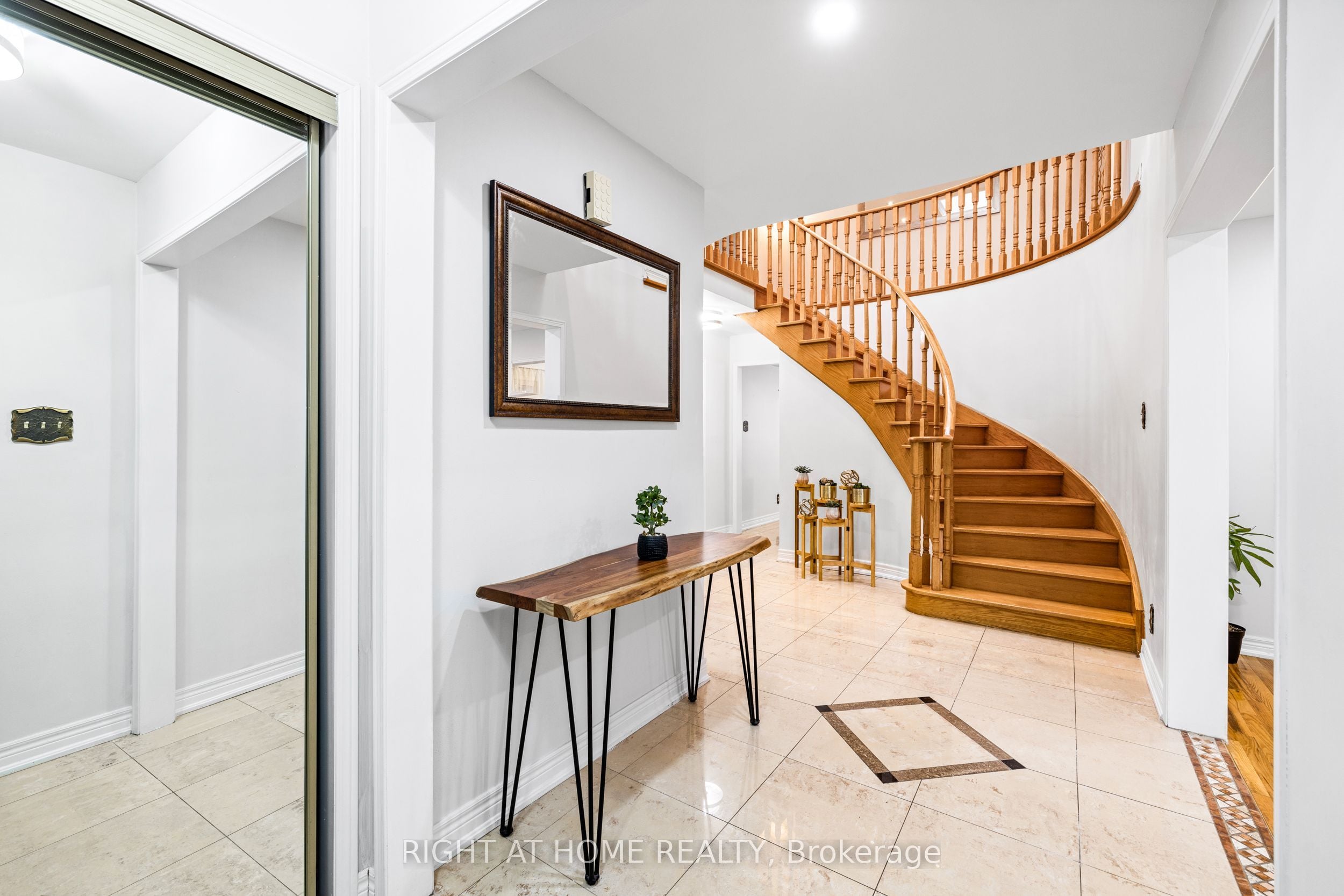 Additional image 2 of 4469 Idlewilde Crescent, Mississauga, ON, L5M 4E8