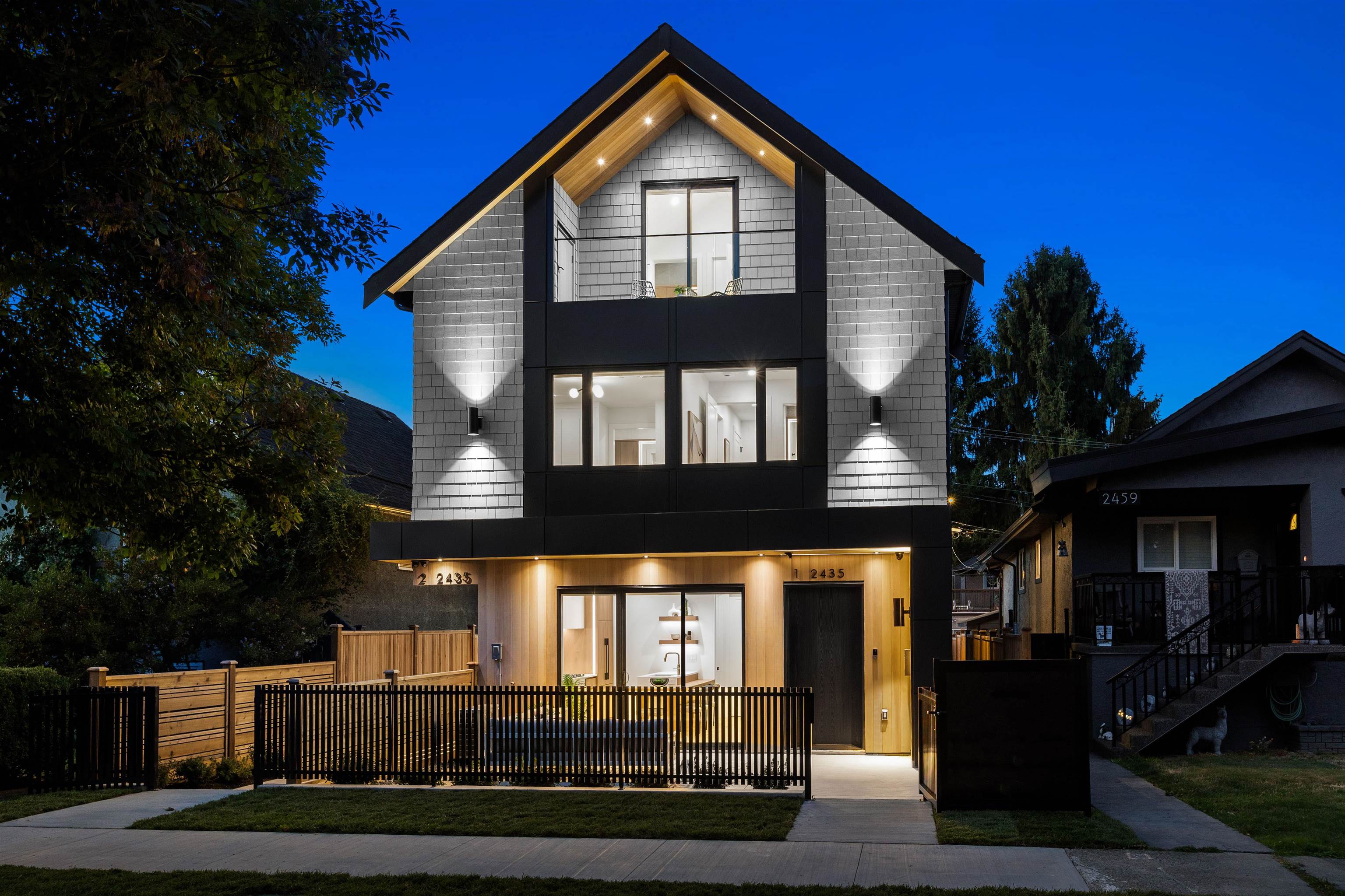1-2435 Napier Street, Vancouver, BC, V5K 2W2