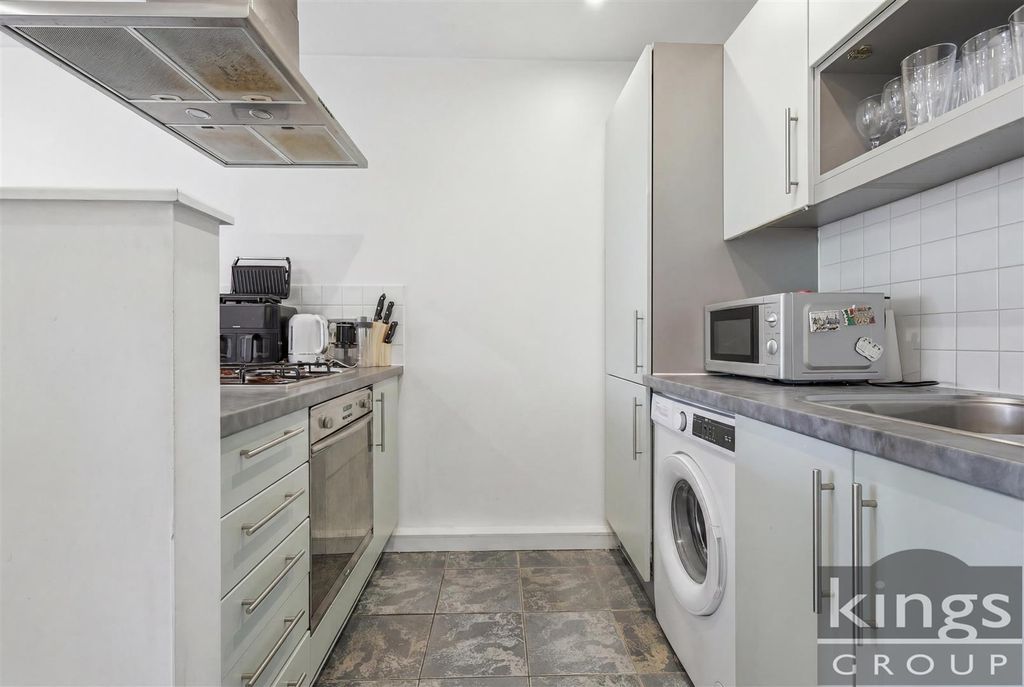 Additional image 6 of 1 bed flat for saleFoundry Gate, Waltham Cross EN8