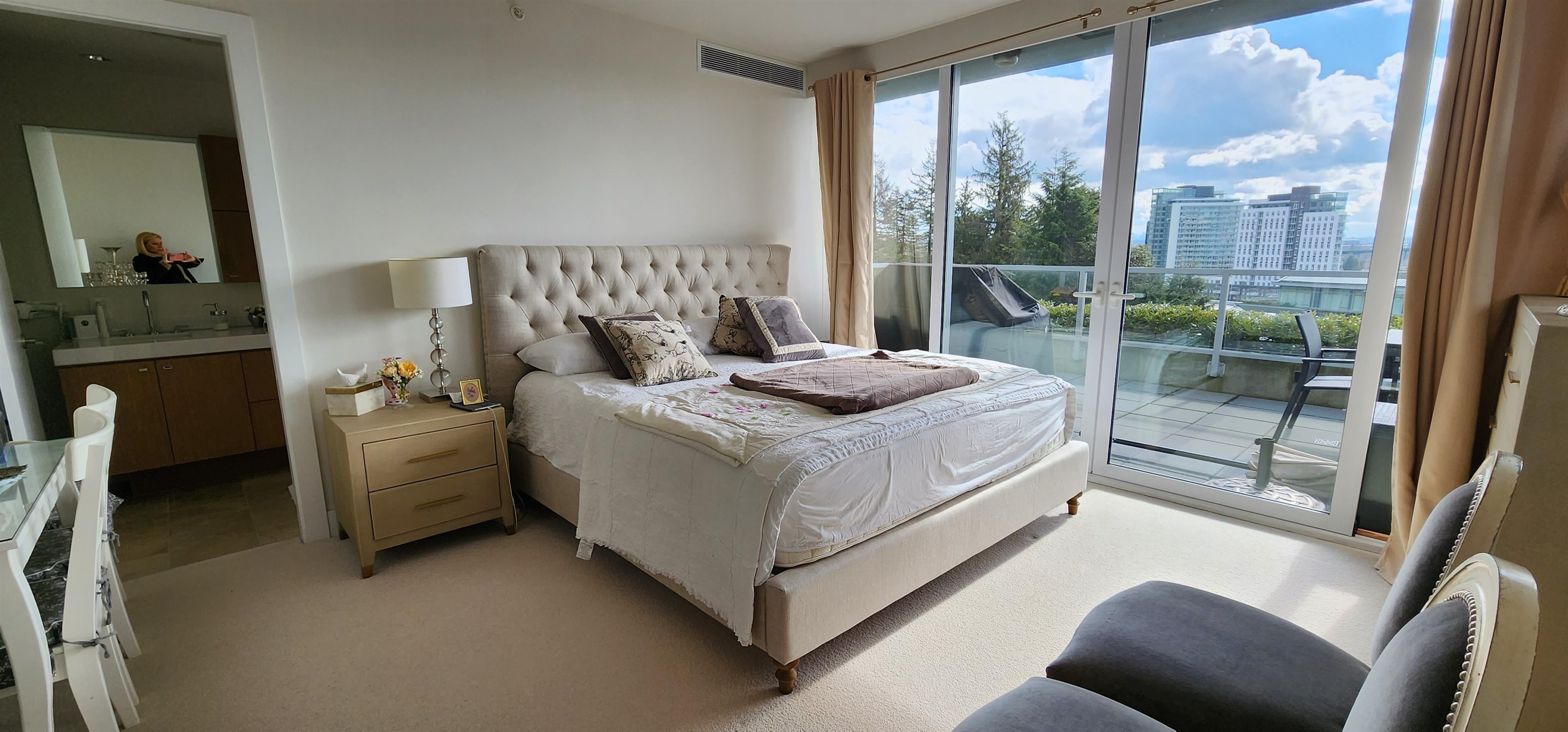 402-876 Keith Road, West Vancouver, BC, V7T 1M3