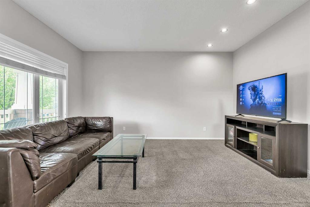 242 Copperstone Grove SE, Calgary, AB, T2Z 4X7 photo 4