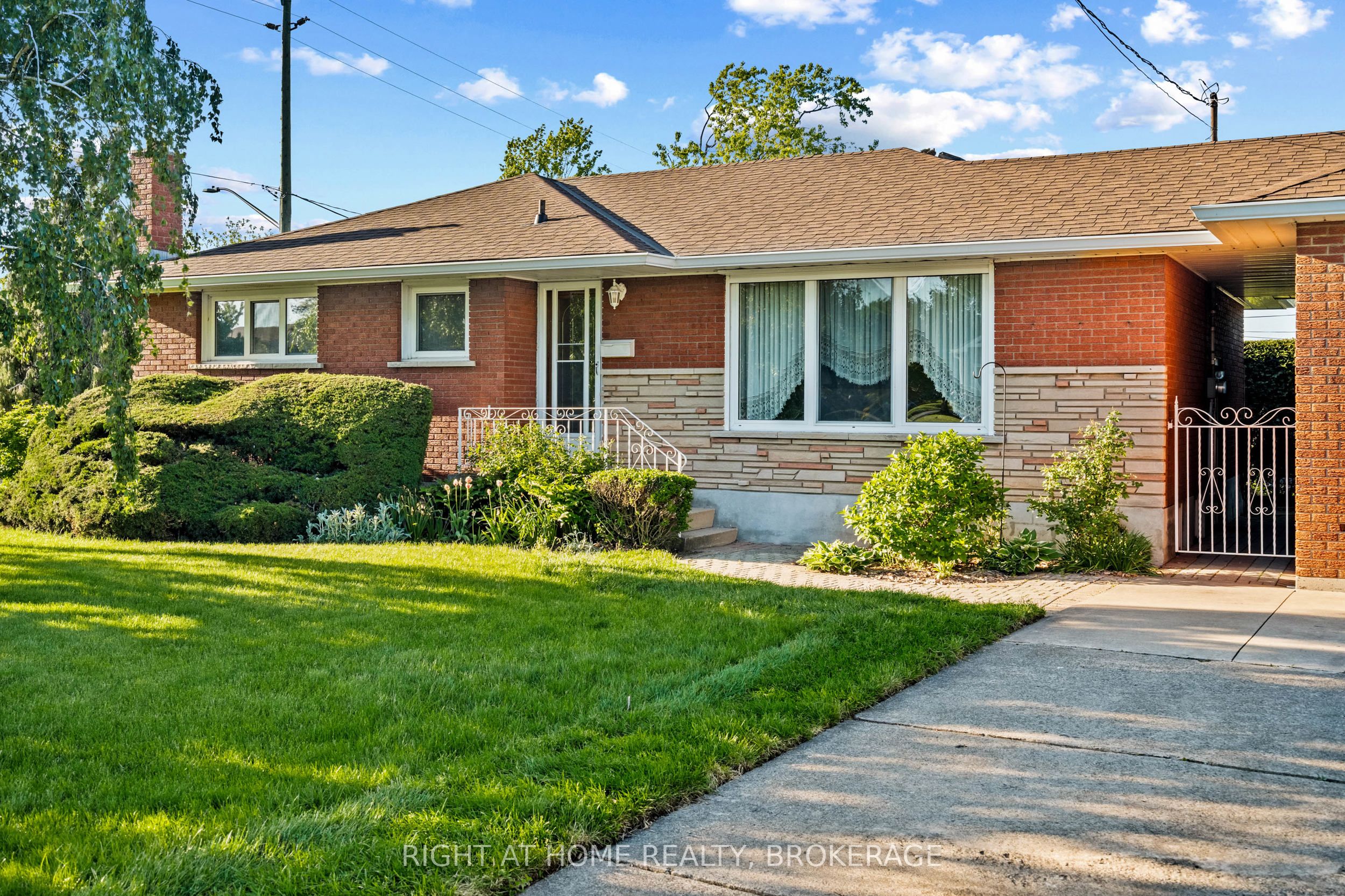 12 Lorne Avenue, Grimsby, ON, L3M 2H5 photo 2