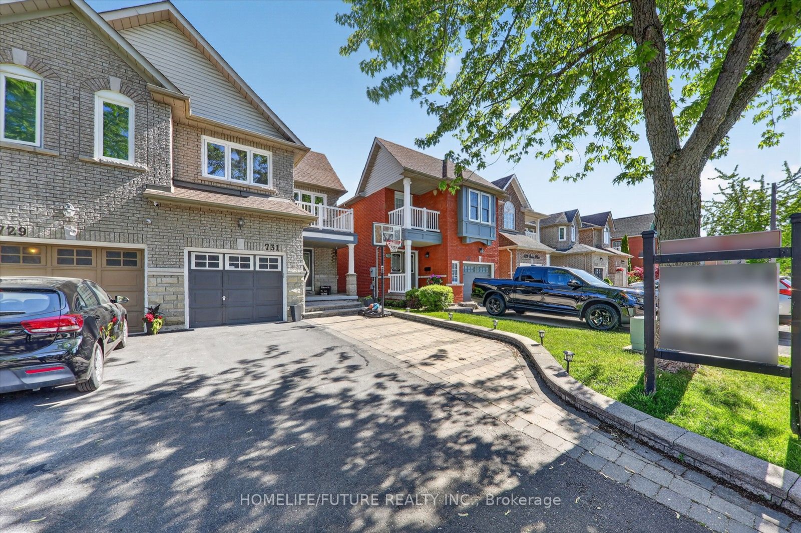 731 Swan Place, Pickering, ON, L1X 2V7