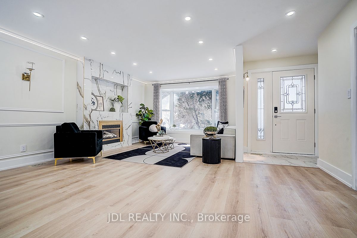 15 Crossburn Drive, Toronto, ON, M3B 2Z3 photo 4