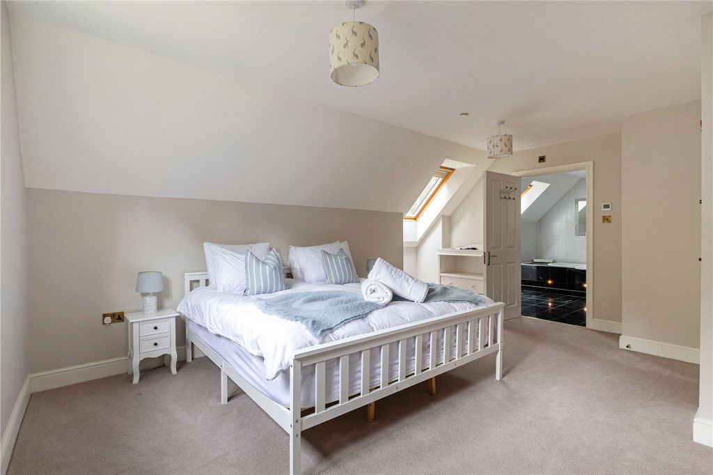 Additional image 16 of 7 bed detached house for saleAvon Avenue, Ringwood, Dorset BH24