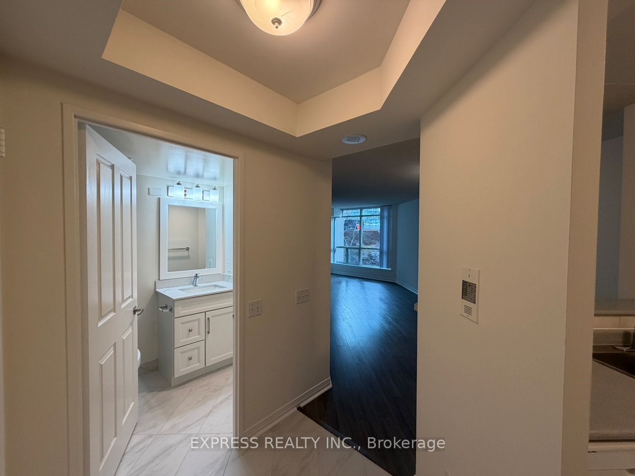 207-942 Yonge Street, Toronto, ON, M4W 3S8