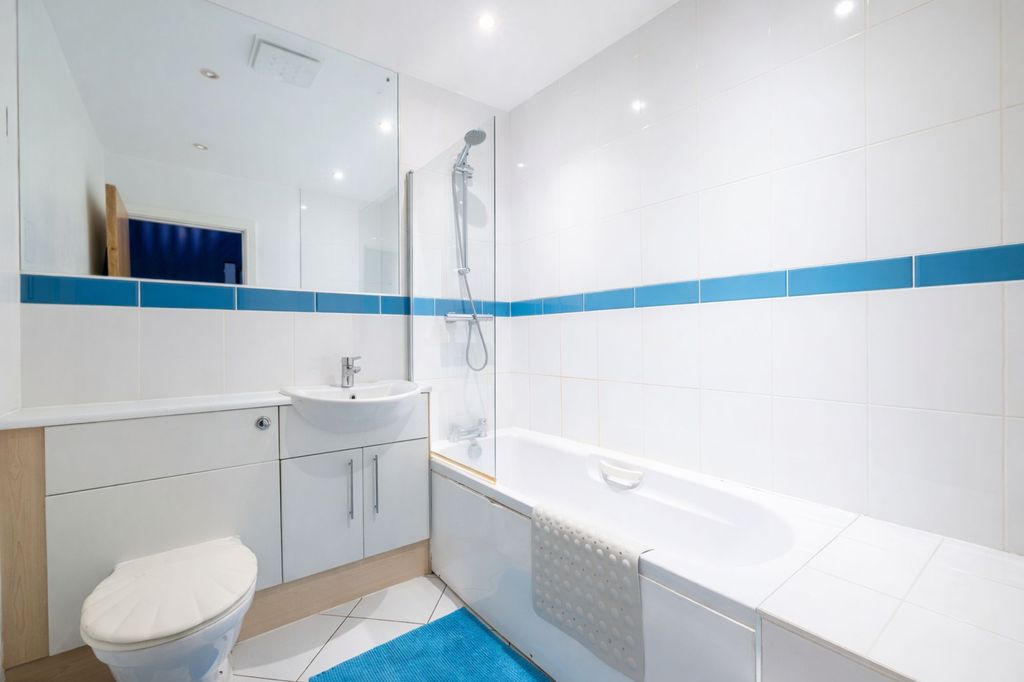 Additional image 12 of 5 bed terraced house for saleThe Moors, Redhill RH1