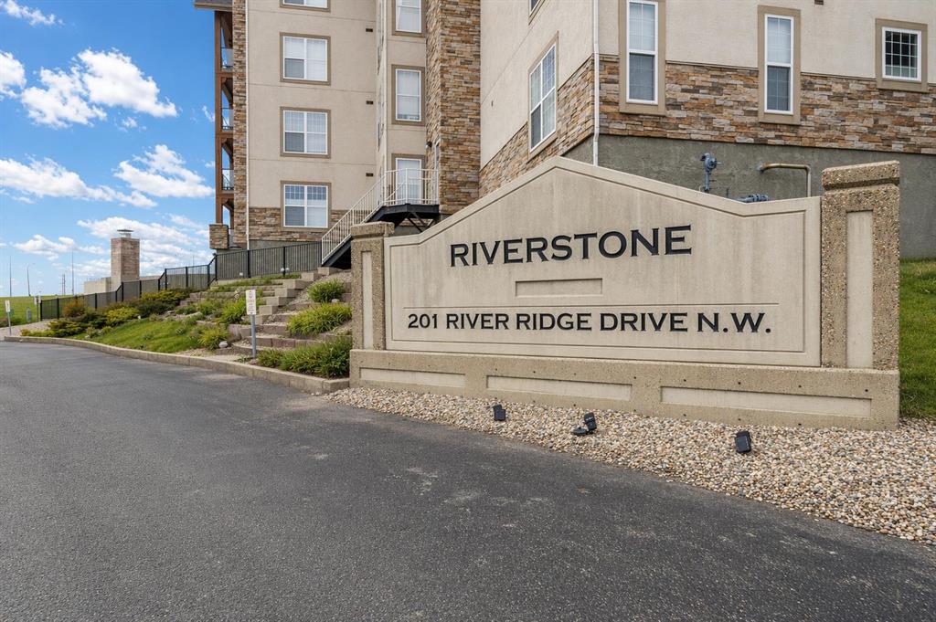 327-201 River Ridge Drive NW, Medicine Hat, AB, T1A8V5