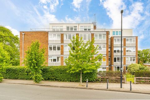 Streatham Common North, Streatham SW16