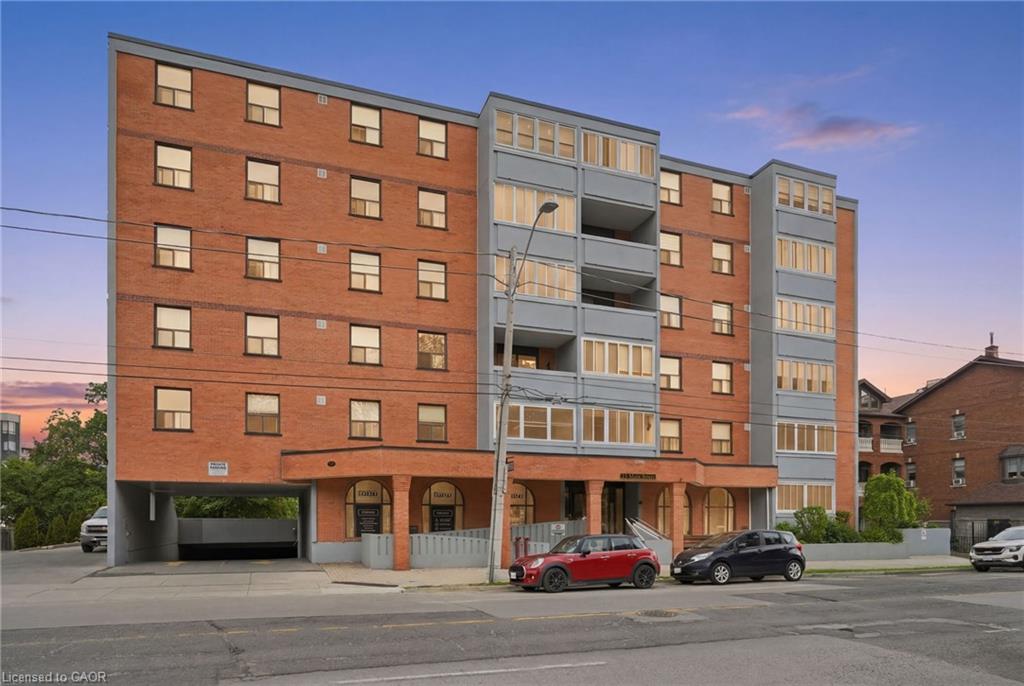 404-23 Main Street, Dundas, ON, L9H 2P7
