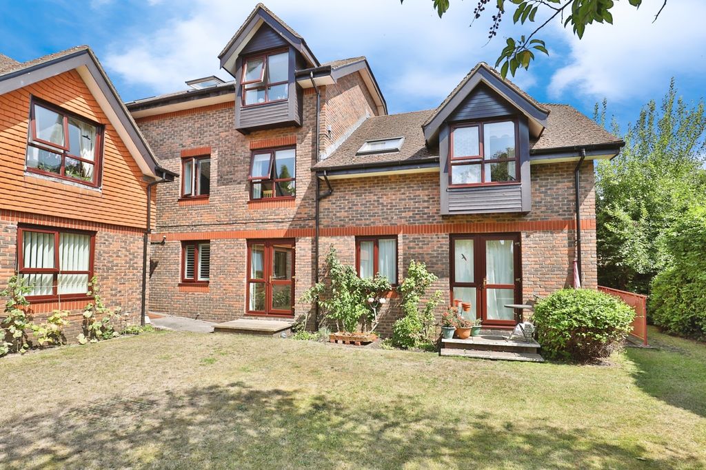 1 bed flat for saleBickerley Road, Ringwood, Hampshire BH24