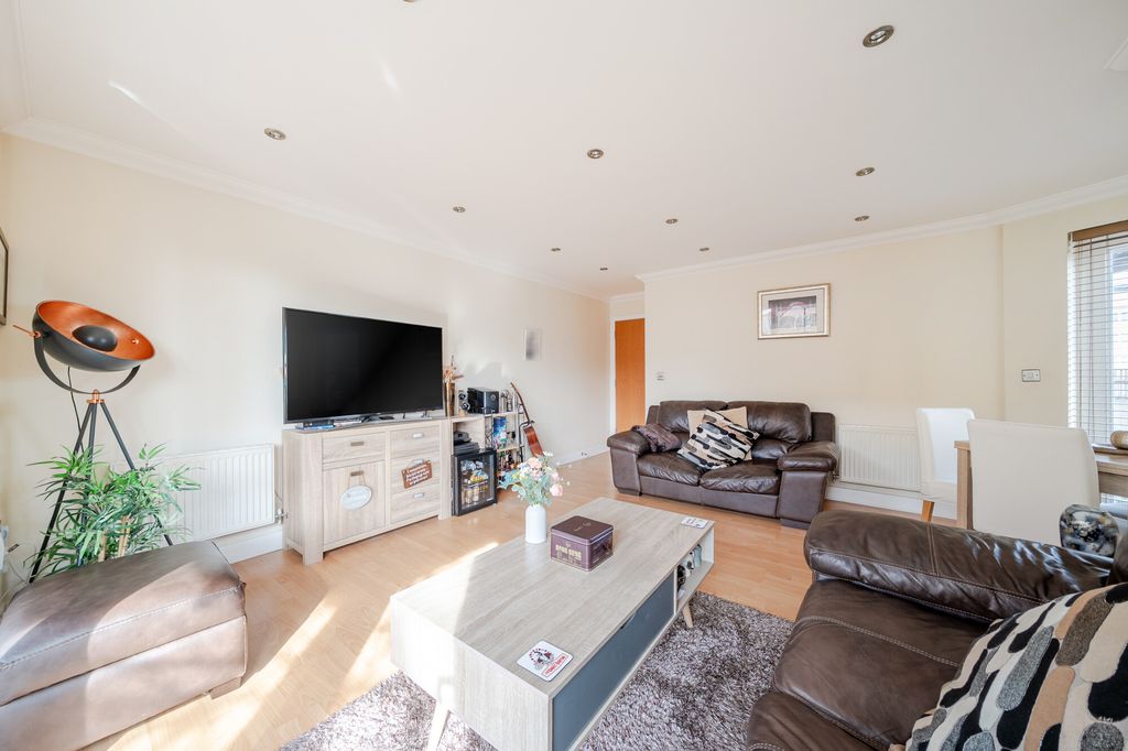 Additional image 12 of 2 bed flat for saleNorthway, Rickmansworth WD3