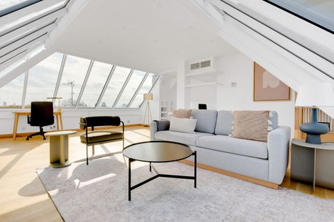 Kensington W8