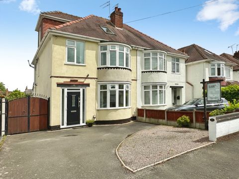 Wychbury Road, Finchfield, Wolverhampton WV3