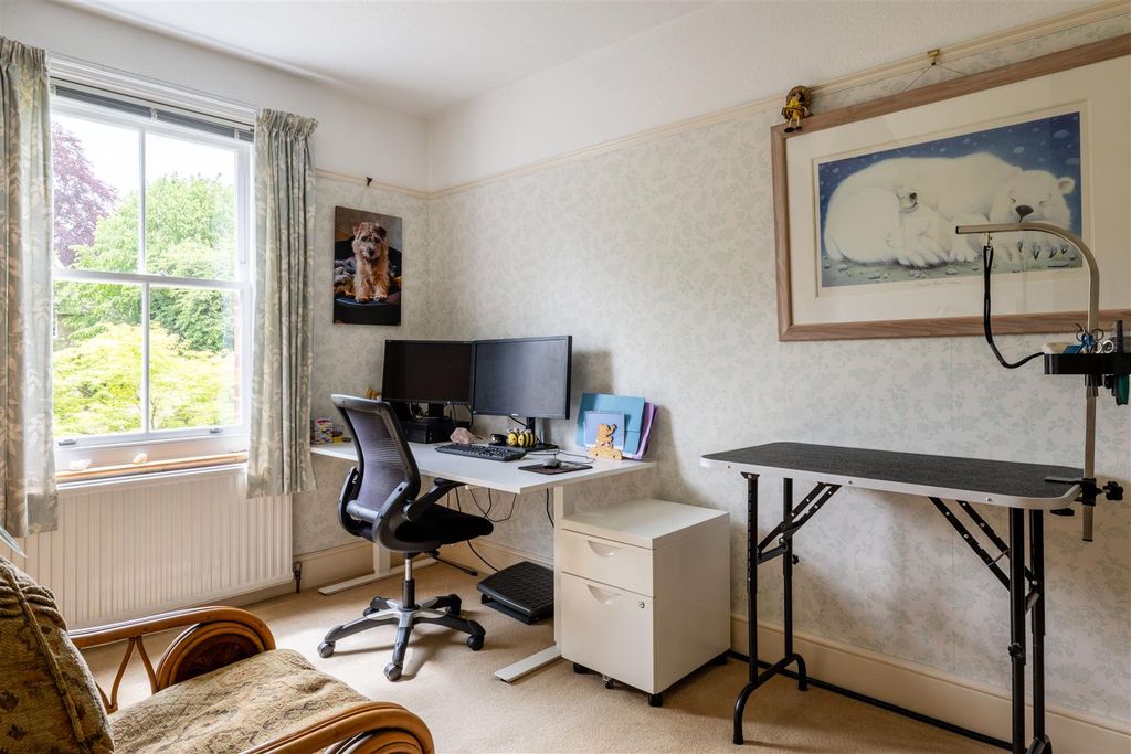 Additional image 27 of 4 bed detached house for saleDevon Crescent, Redhill RH1