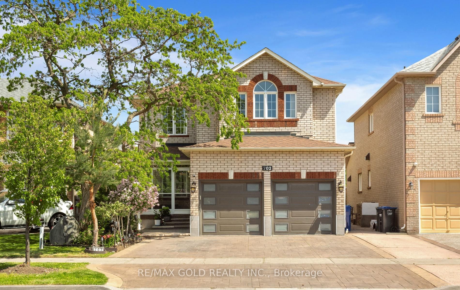 702 Twain Avenue, Mississauga, ON, L5W 1K7