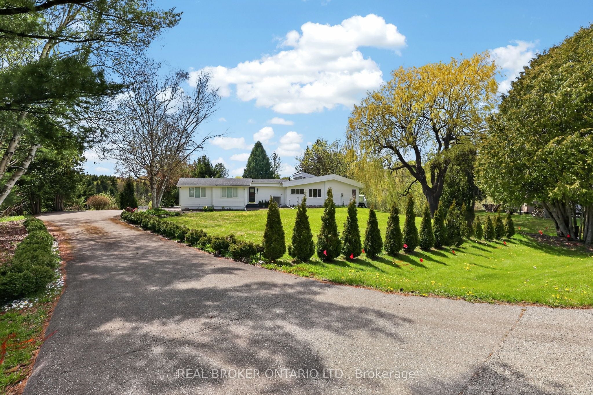 26 Orchard Court, East Gwillimbury, ON, L0G 1M0
