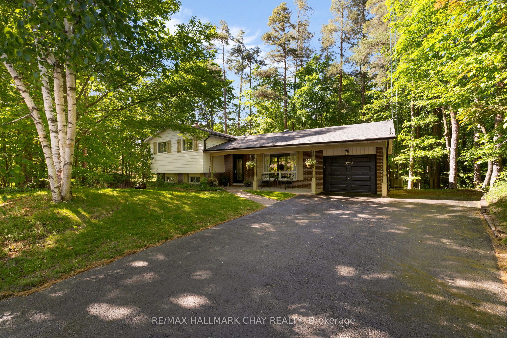 3724 Whitecap Drive, Innisfil, ON, L9S 2L4