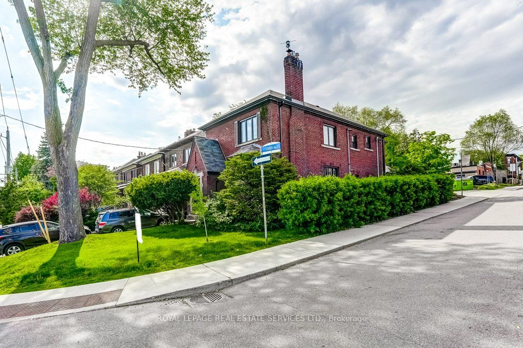 Additional image 3 of 2 Larkin Avenue, Toronto, ON, M6S 1L8