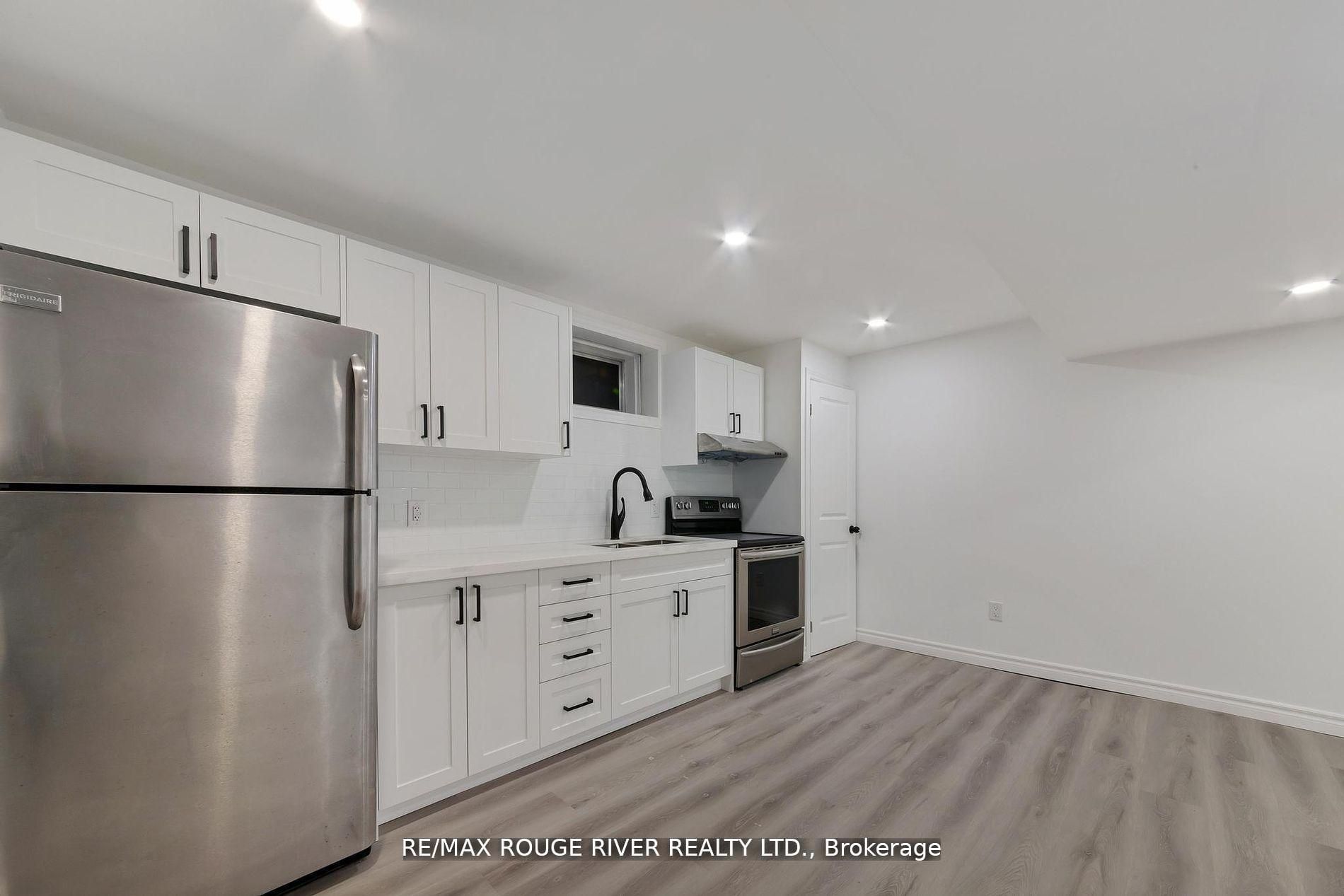 222 B Hibbert Avenue, Oshawa, ON, L1J 1V3 photo 2