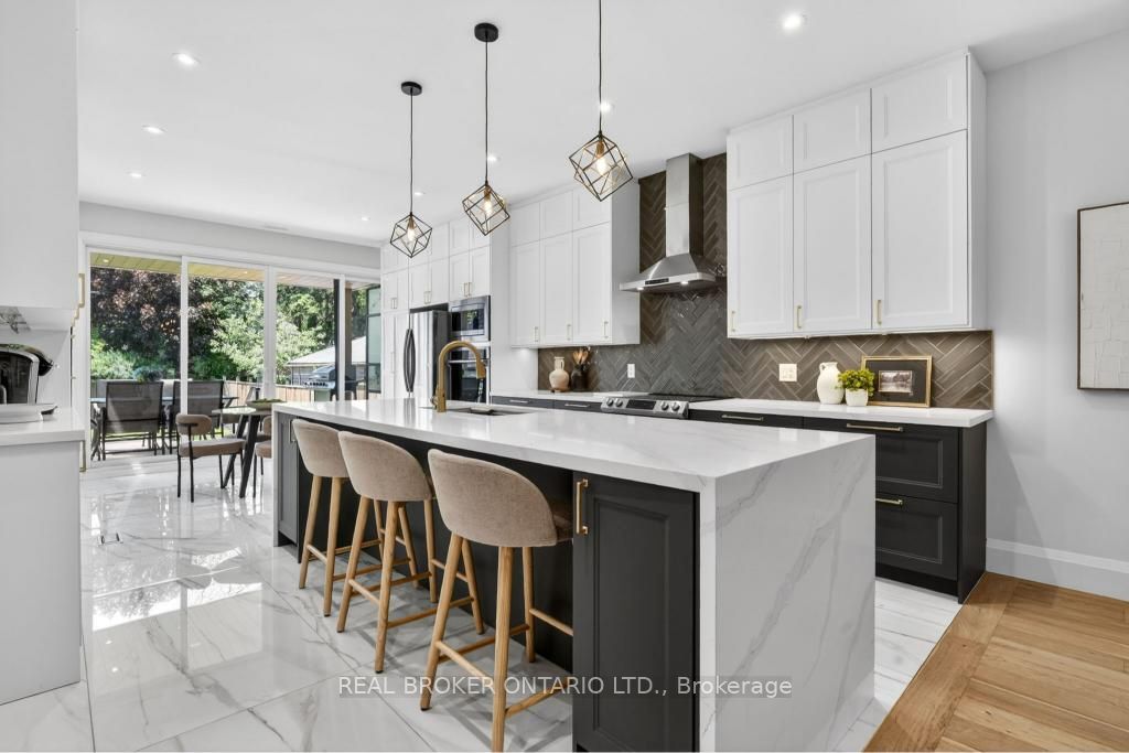 Additional image 2 of 176 Aldercrest Road, Toronto, ON, M8W 4J3