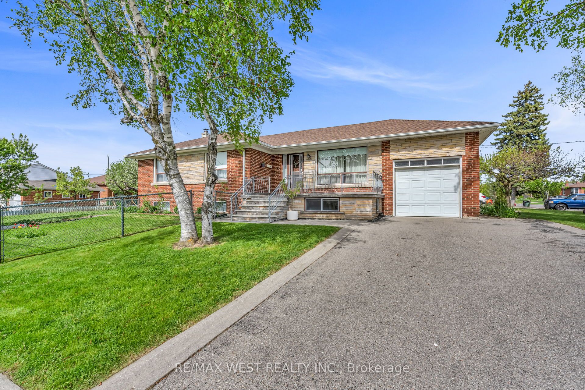 90 Tavistock Road, Toronto, ON, M3M 2N9