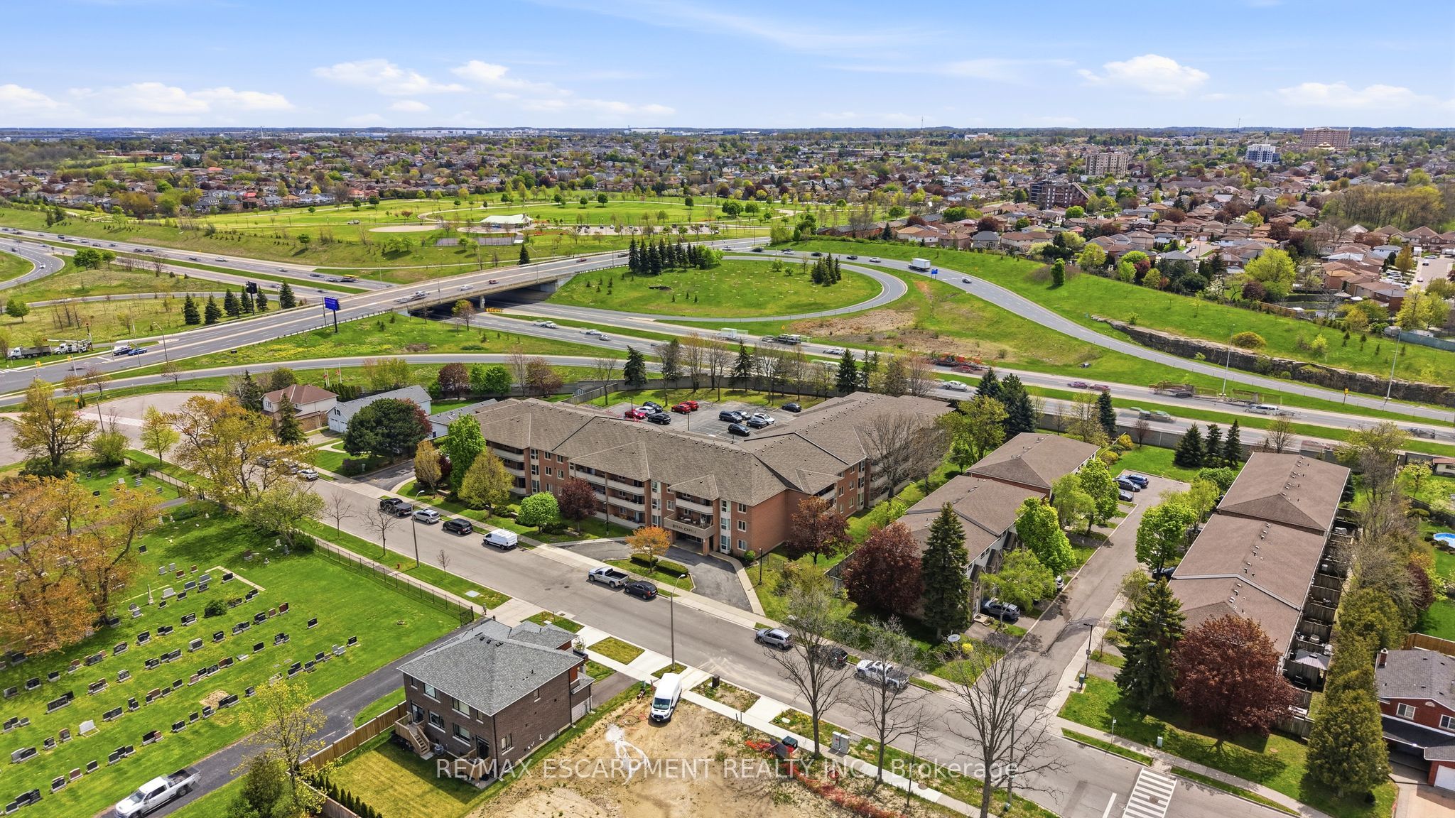 303-416 Limeridge Road, Hamilton, ON, L9A 2S7 photo 2
