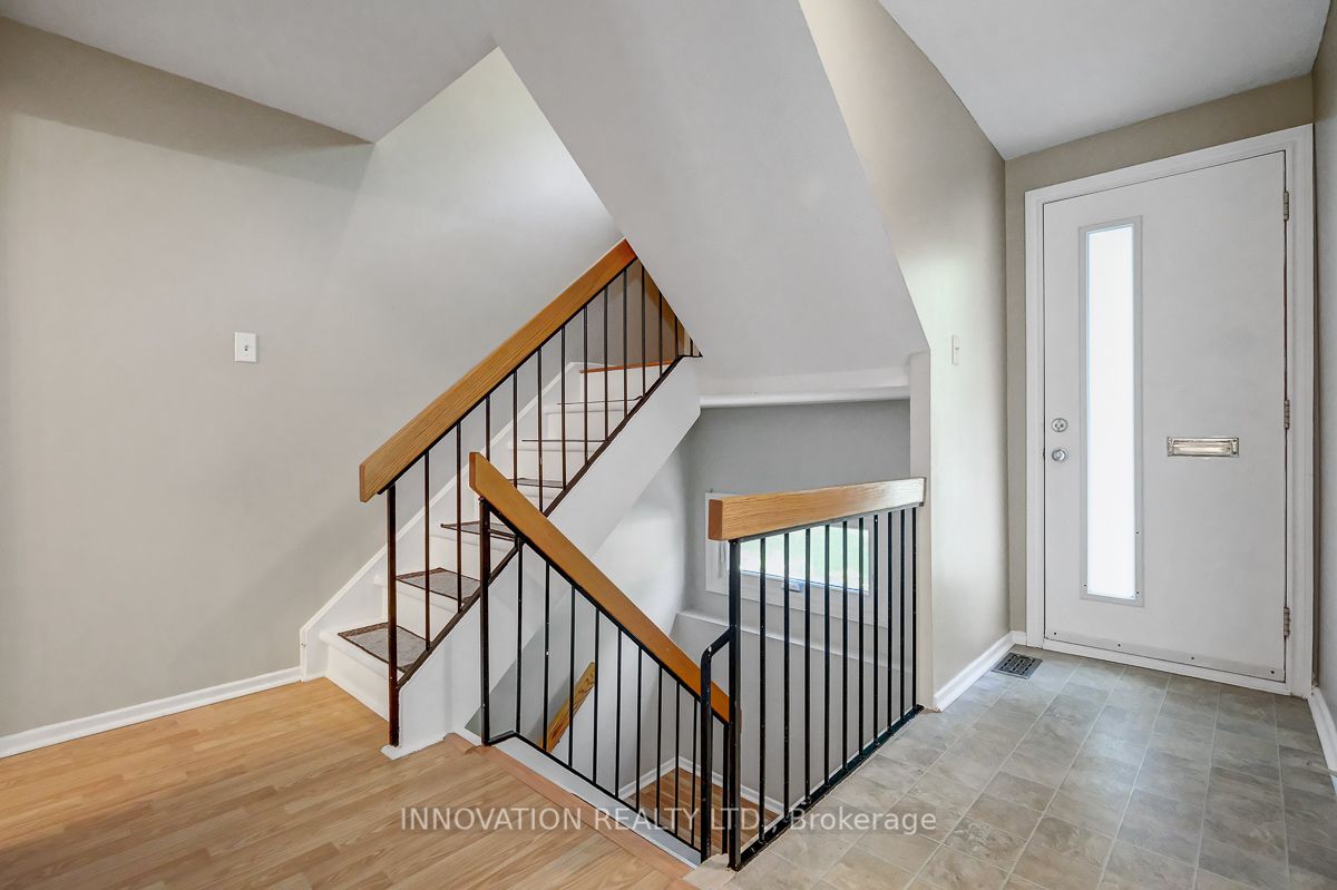 Additional image 4 of 2113 Stonehenge Crescent, Ottawa, ON, K1B 4N7