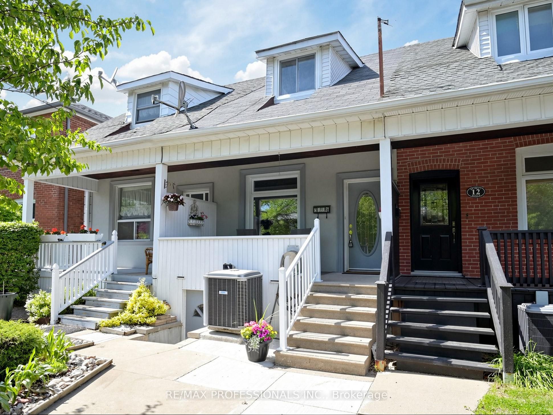 14 Bradley Avenue, Toronto, ON, M6S 2N1