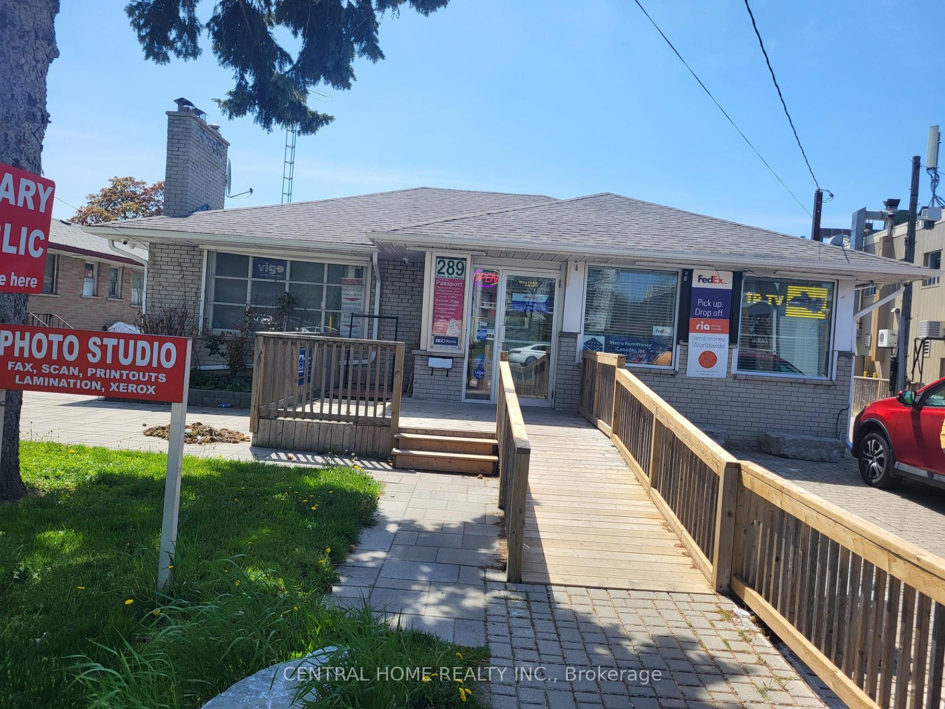 289 Finch Avenue W, Toronto, ON, M2R 1N2