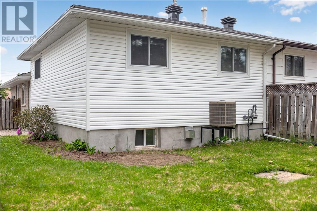 1649 Havenbrook Drive, Sudbury, ON, P3A5C6 photo 2