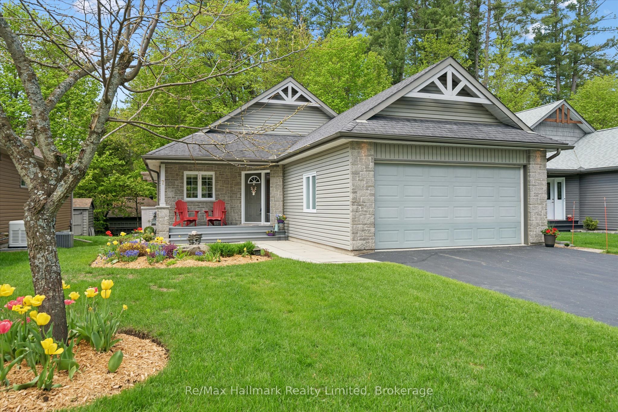7 Stonehenge Court, Bracebridge, ON, P1L 1N2