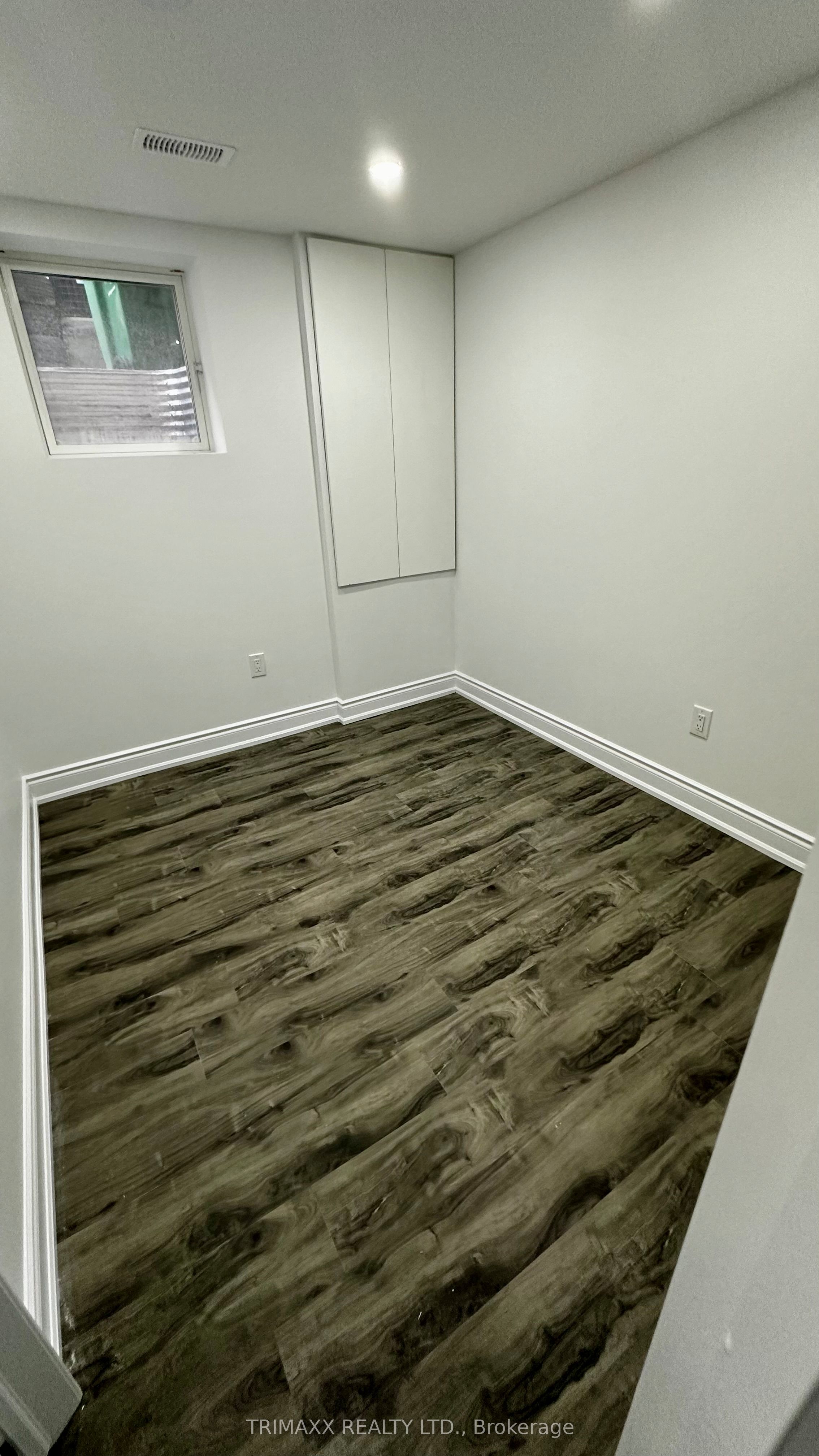 Basement-68 Ural Circle, Brampton, ON, L6R 1H2 photo 4
