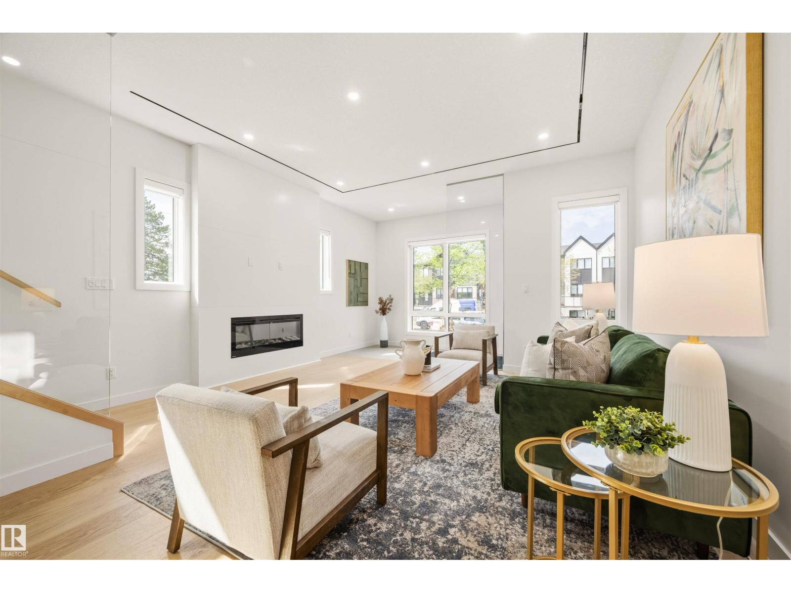 14037 104 Avenue NW, Edmonton, AB, T5N0W7 photo 4