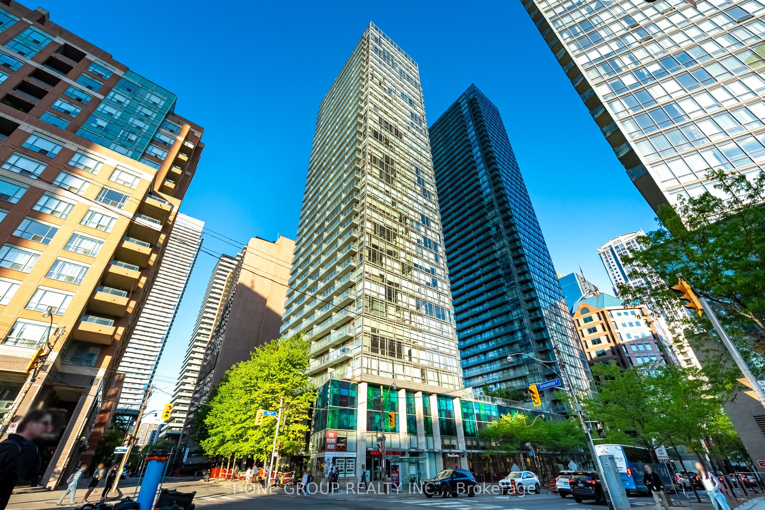 702-37 Grosvenor Street, Toronto, ON, M4Y 3G5