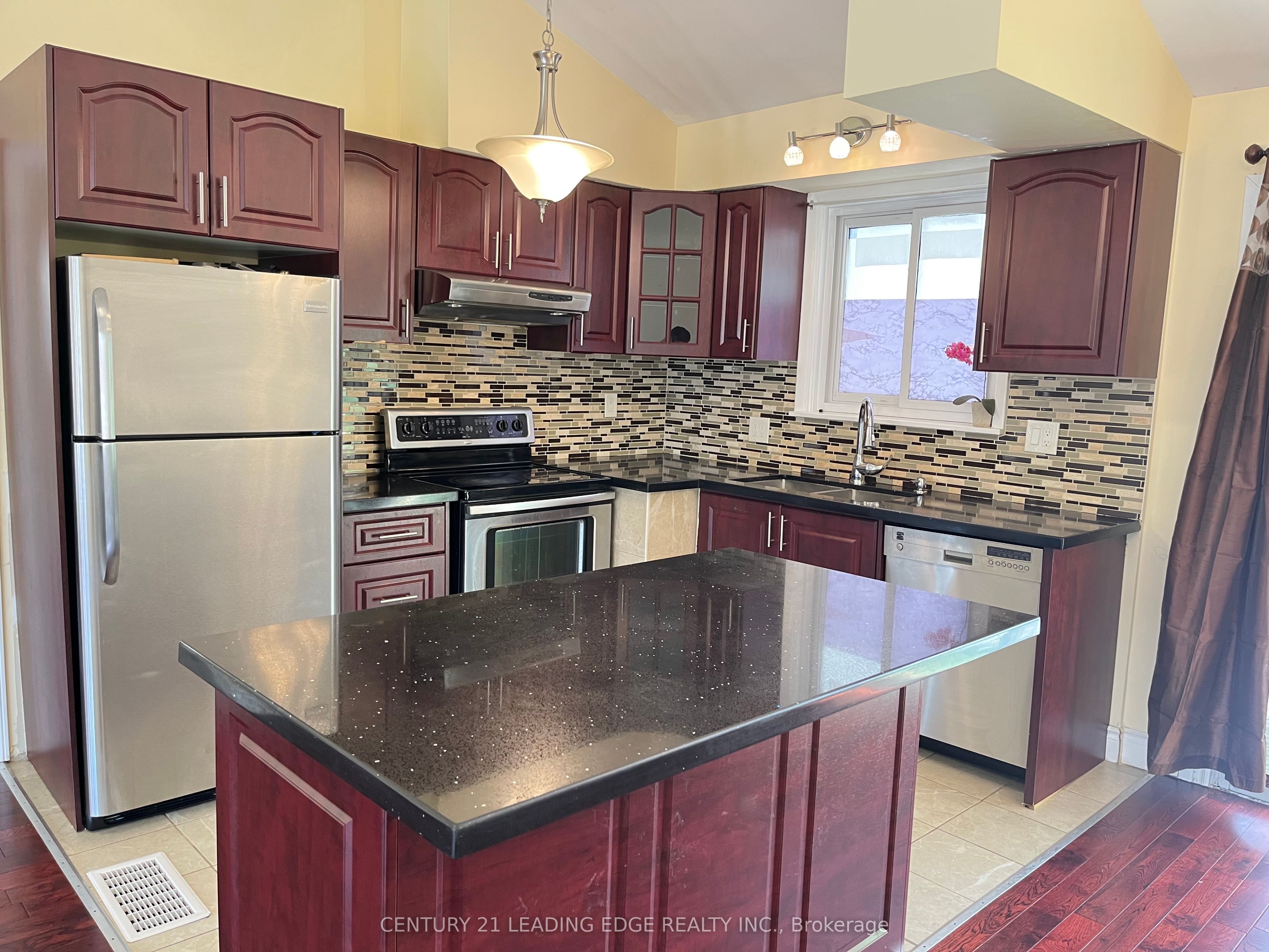 28 Ivanhoe Court, Toronto, ON, M1R 3G9 photo 3