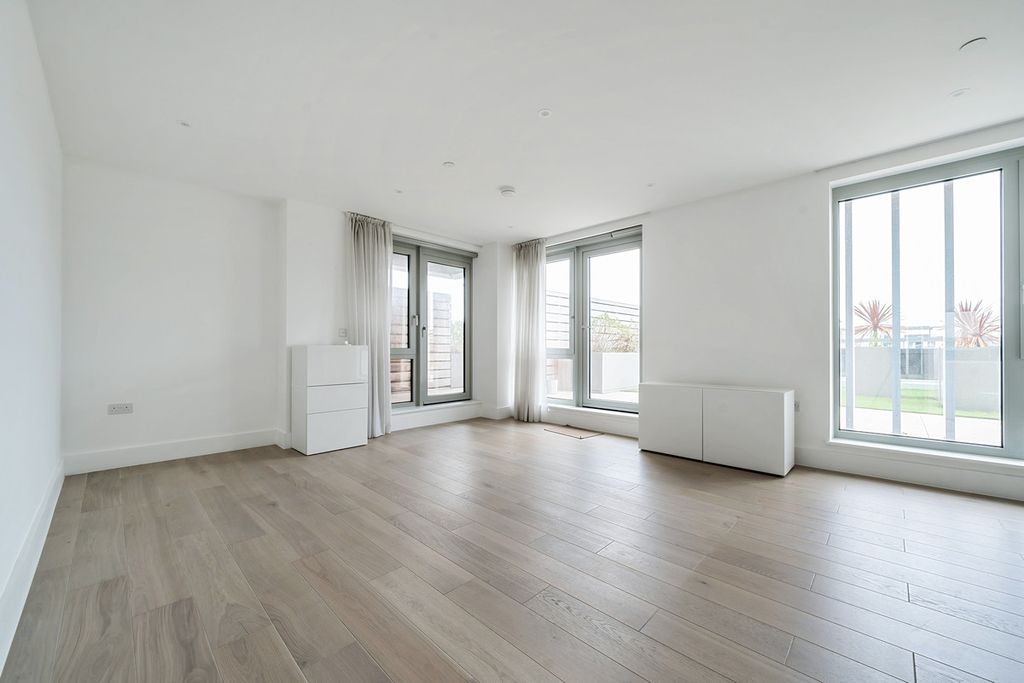Additional image 3 of 2 bed flat for saleKings Road, Reading RG1