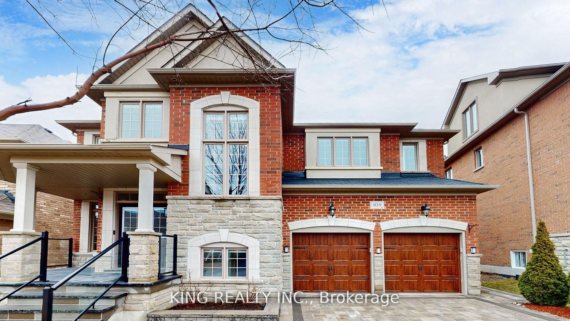 939 Goring Circle, Newmarket, ON, L3X 0B5