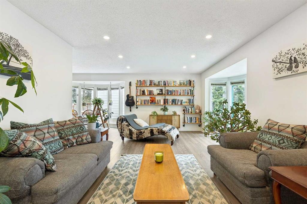 119 Dalhurst Way NW, Calgary, AB, T3A 1P1 photo 5
