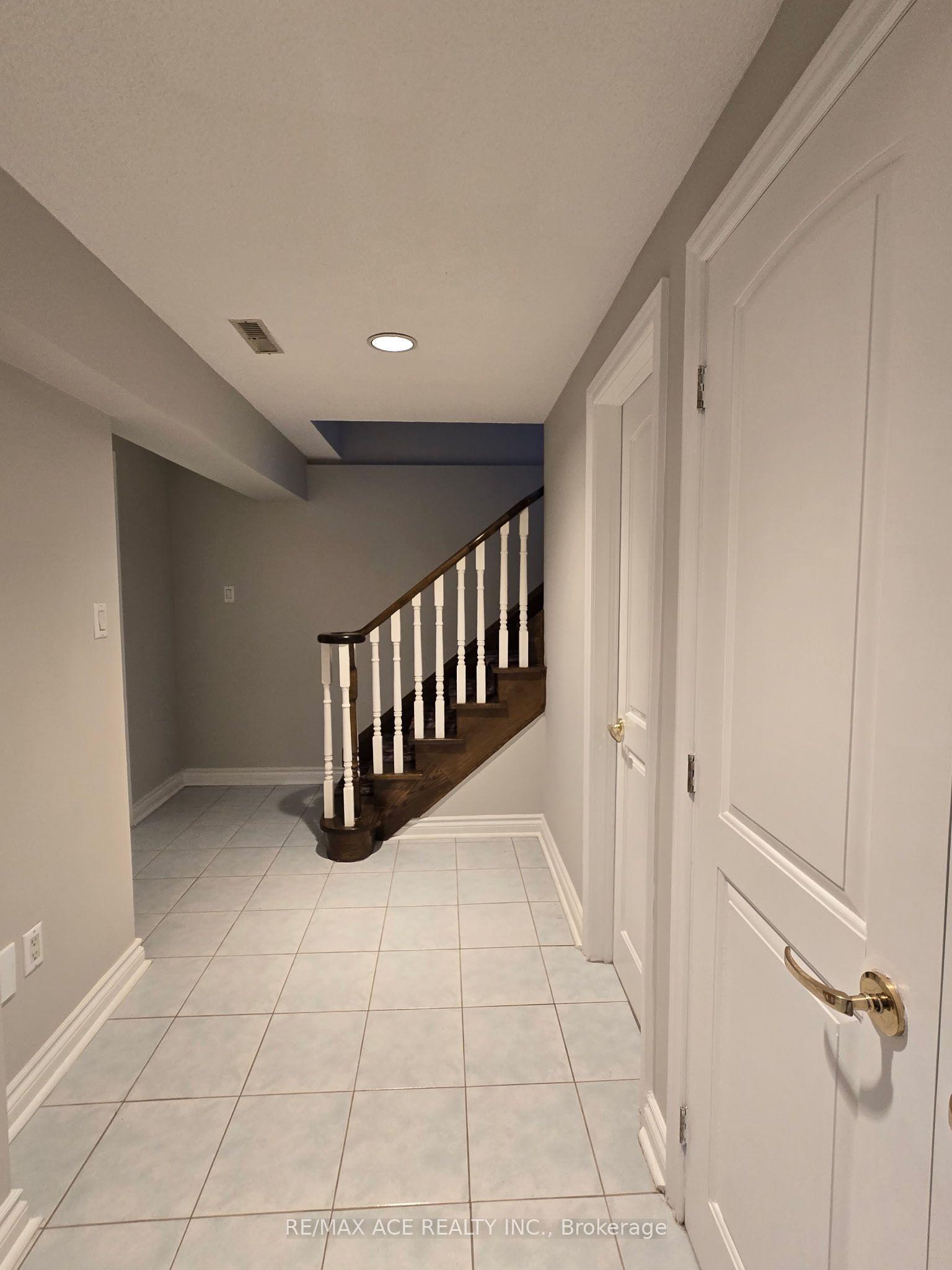 BSMT-25 Pilkington Crescent, Vaughan, ON, L4J 7J5 photo 3