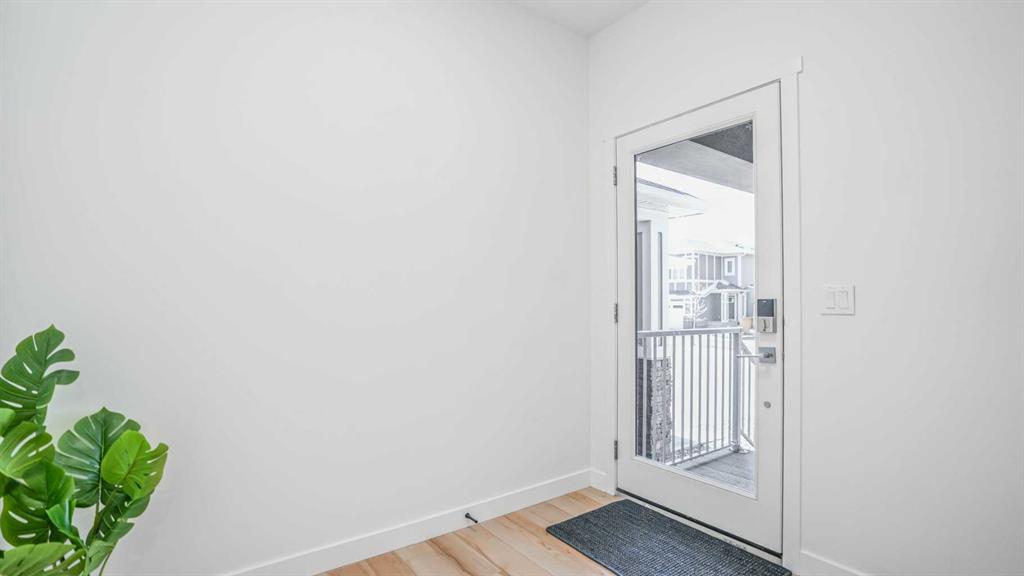 34 Lucas Terrace NW, Calgary, AB, T3P1P9 photo 3