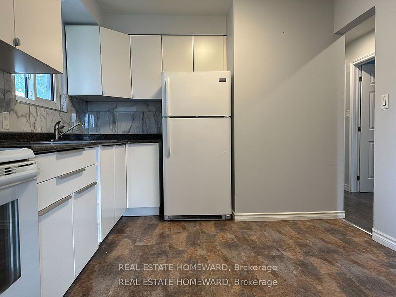 Upper-511 Harris Court, Whitby, ON, L1N 3C6 photo 2