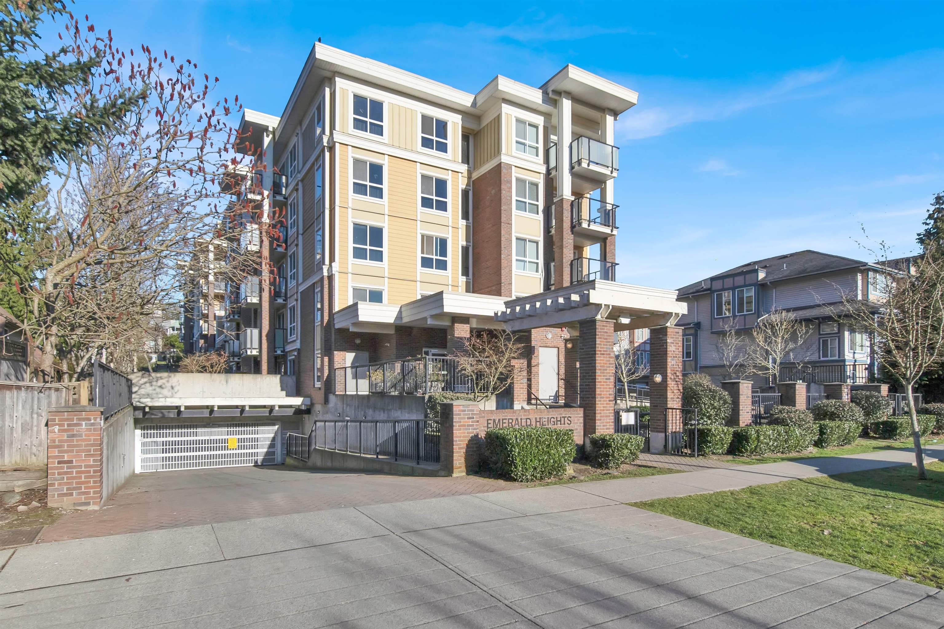 201-13883 Laurel Drive, Surrey, BC, V3T 1A8