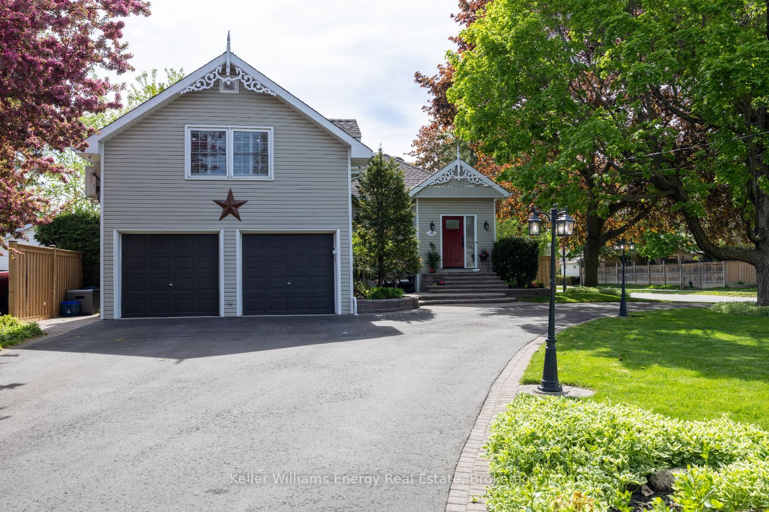 83 Cassels Road E, Whitby, ON, L1M 1C6