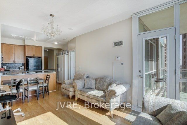 Additional image 3 of 2210-3939 Duke Of York Boulevard, Mississauga, ON, L5B 4N2