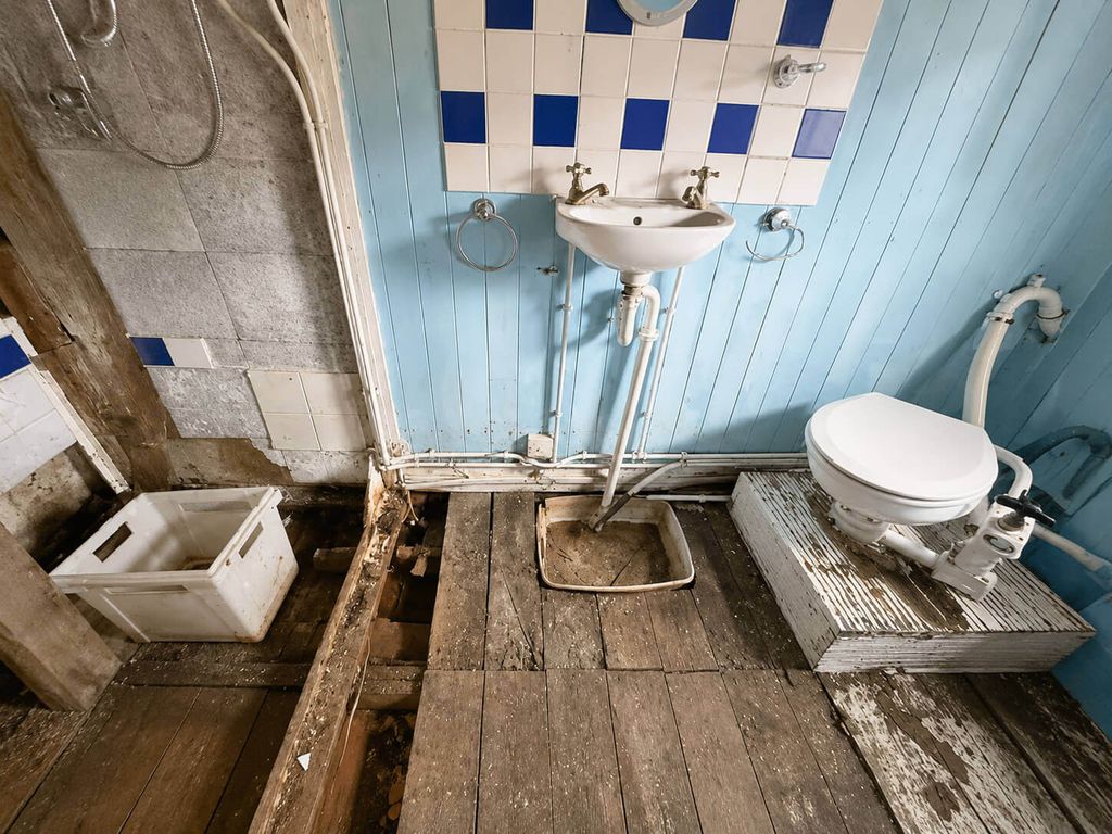Additional image 15 of 1 bed houseboat for saleKnight Road, Rochester ME2