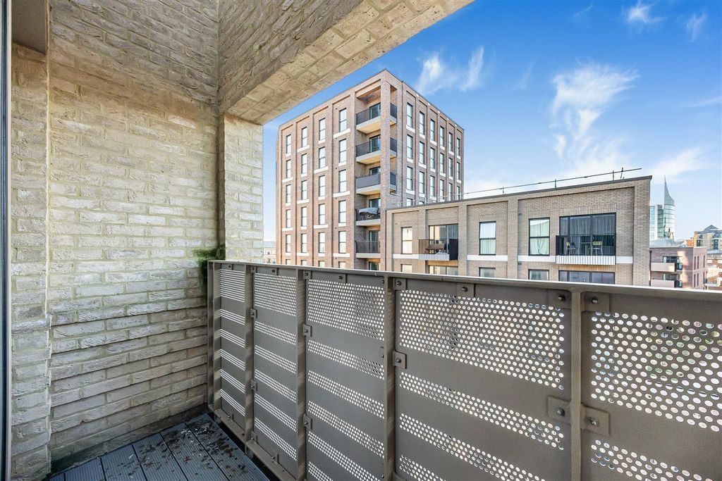Additional image 9 of 2 bed flat for salePalmer Street, Reading RG1